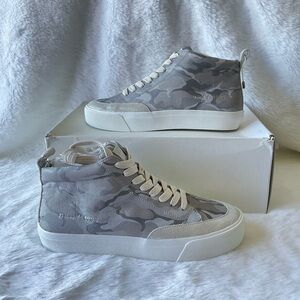 DKNY Rivka High Top Camo Silver